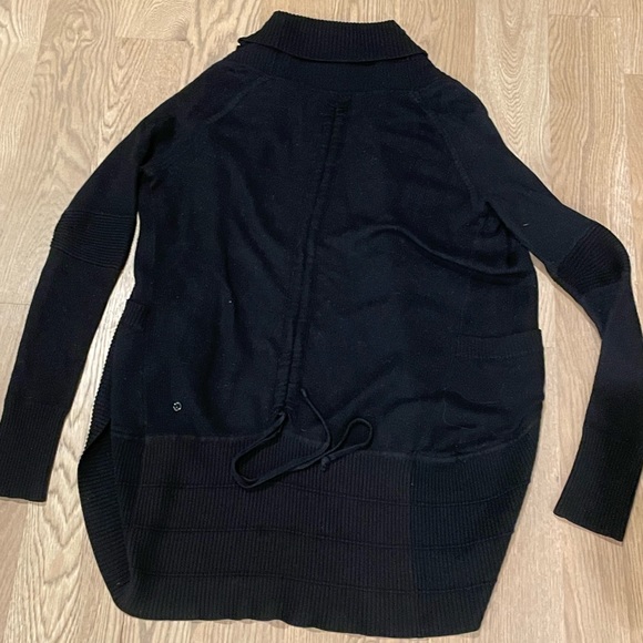 LULULEMON Black SIT in LOTUS Wrap Reversible Sweater SZ 4 - Picture 2 of 6